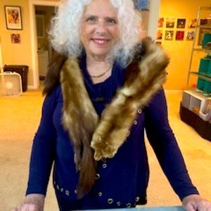 Vintage fox fur wrap. A collectors item .In great shape. 2 foxes together.